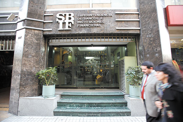 Sbif: no hay límite de edad para productos bancarios