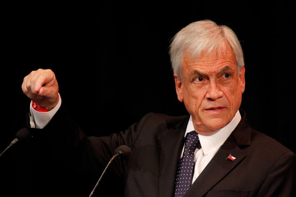 Piñera pide la renuncia a dos jefes del MOP tras caída del puente Cancura en Osorno