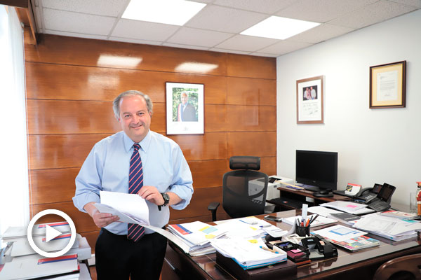 Monckeberg se abre a legislar ante cierre de empresas: “Es posible una norma para que adopten ciertas medidas”