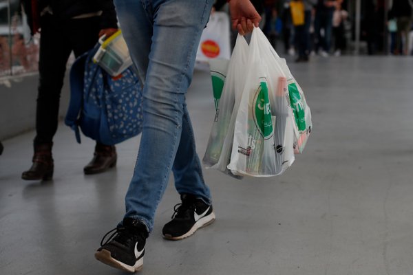 Cámara de Centros Comerciales se unen a la campaña de erradicación de bolsas plásticas del gobierno