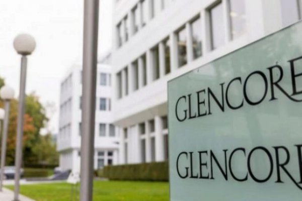 Acciones de Glencore sufren violenta caída tras investigaciones por corrupción en EEUU