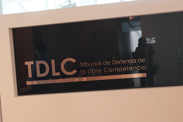 Histórico: TDLC sanciona con multa a gremio de cirujanos por no entregar información a FNE
