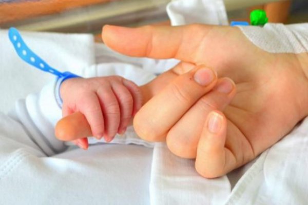 En España, el postnatal para padres se extiende a cinco semanas