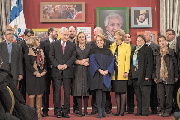 Gobierno y bancos prometen no discriminar a adultos mayores