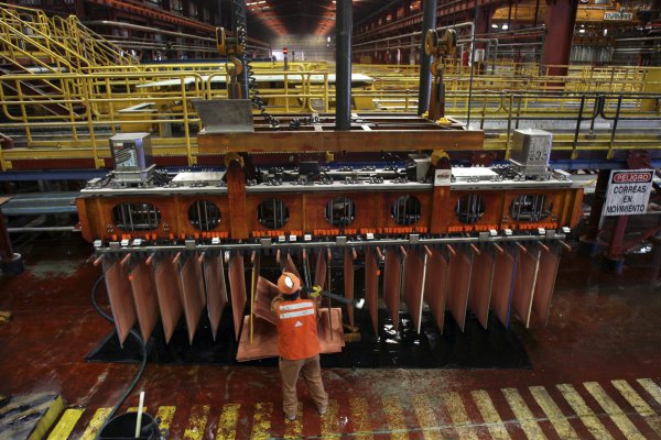 Tras críticas locales BHP impulsa plan para proveedores en Antofagasta
