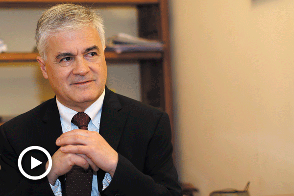 Marshall: “El gran riesgo para el plan del gobierno es su estilo de gobernar con los amigos”