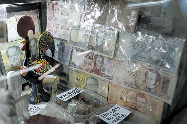 Inflación anual en Venezuela alcanza récord de 46.305% en junio