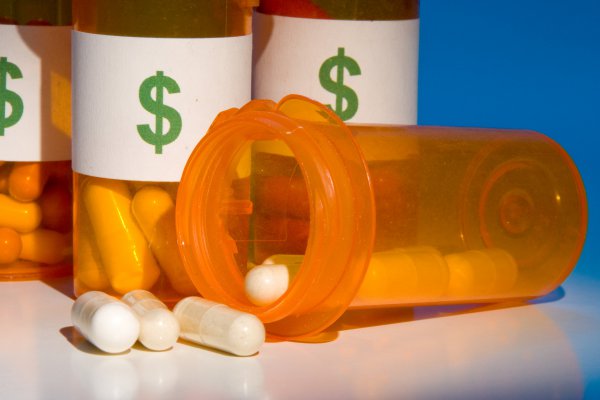 Fasa y Salcobrand apoyan en el Congreso fórmula del gobierno para nueva regulación de medicamentos