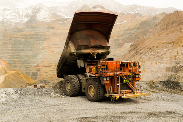 <p>¿Las grandes mineras podrán soportar desaceleración china y desplome de los precios?</p>