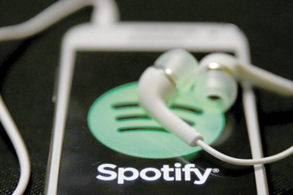 Apple amenaza liderazgo de Spotify en mercado de música estadounidense