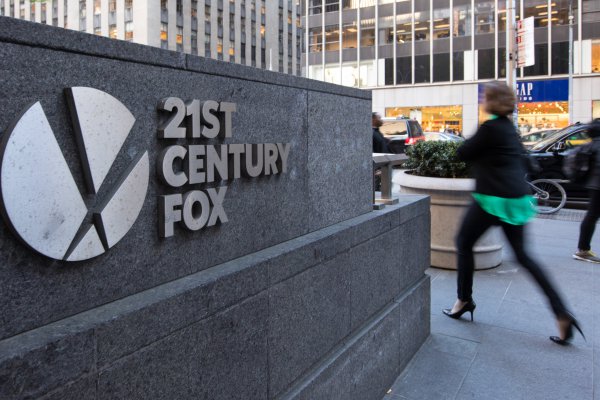 Fox sube su oferta por Sky y se enciende la batalla con Comcast