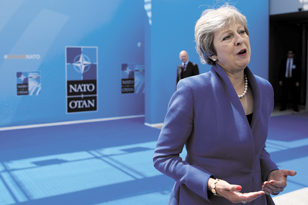 Gobierno británico revela visión de “Brexit suave” y enfrenta duras críticas
