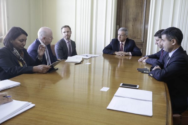 Ministro de Hacienda se reunió hoy con la clasificadora de riesgo Fitch Ratings