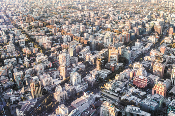 Chile repunta en ranking global de transparencia inmobiliaria con avance a 10 puestos