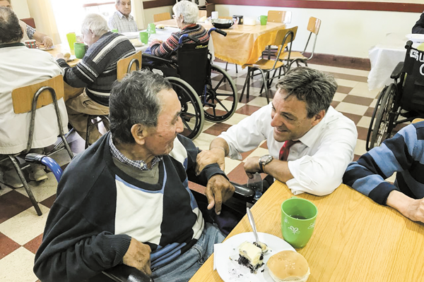 El proyecto de Nicolás Ibañez para convertir a Valdivia en una ciudad para seniors