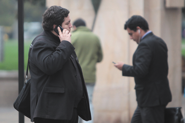 Uso del celular se dispara: abonados rozan los 30 millones