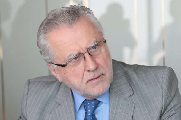 Quiebre en mesa de TVN: Directores piden renuncia de Francisco Orrego