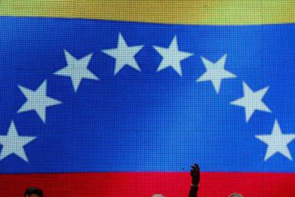 Fiscalía venezolana pide detenciones por millonario desfalco a empresarios que importaban alimentos desde Chile