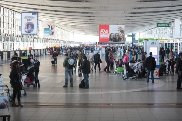 Estas son las mejoras que el gobierno busca en el Aeropuerto de Santiago