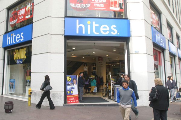 Patriarca de familia Hites demanda a una de sus hijas y pide que se embargue su casa