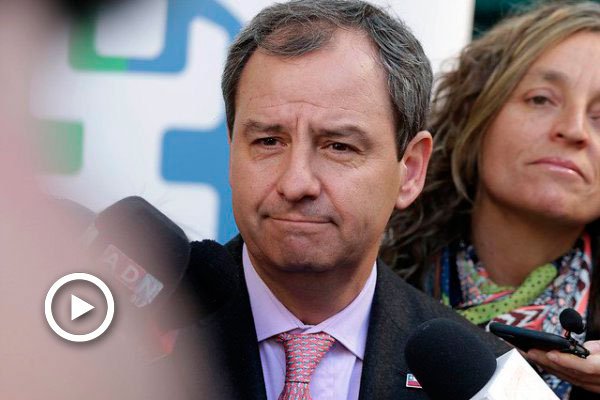 El ministro Varela reconoce "error" en sus palabras pero descarta renuncia al cargo