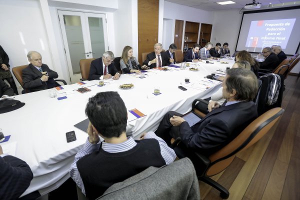 Mesa de Desarrollo Integral revisó medidas para superar la pobreza y apoyar a la clase media