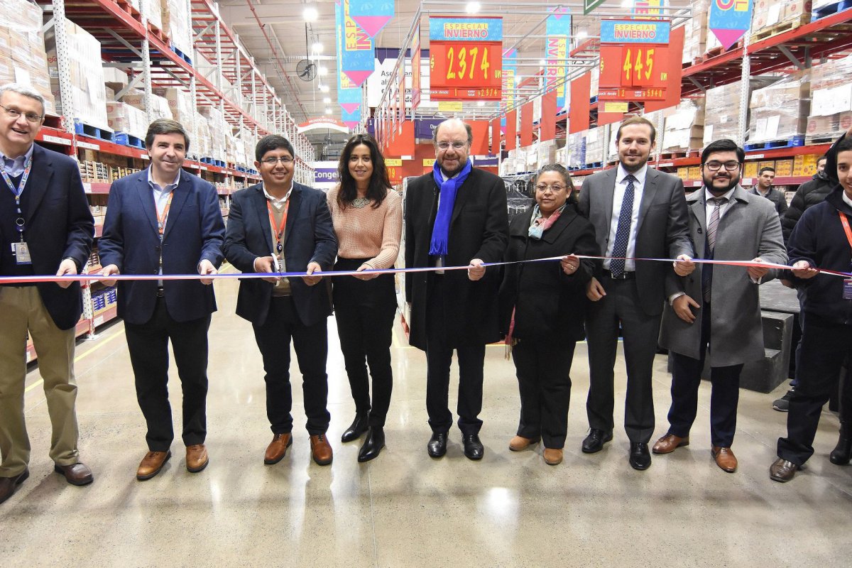 <p>Una buena tras Iansa y Maersk: Walmart dice que creará más de 4 mil puestos de trabajo</p>