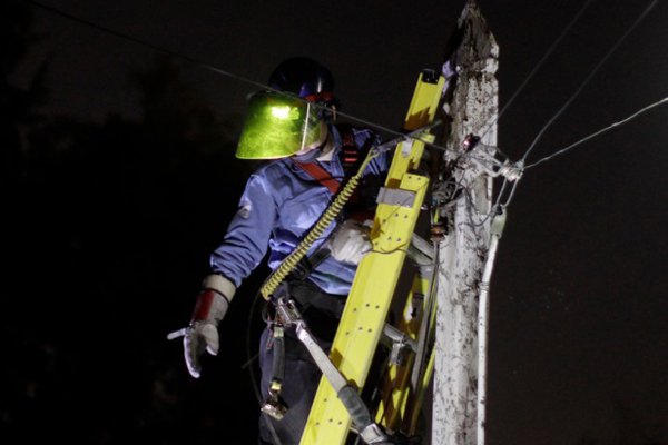 Regulador eléctrico inicia investigación por apagón en cuatro comunas del sector oriente de la capital