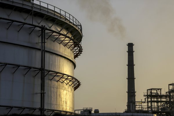 0,69% sube el rublo ruso, apuntalado por el alza del precio del petróleo