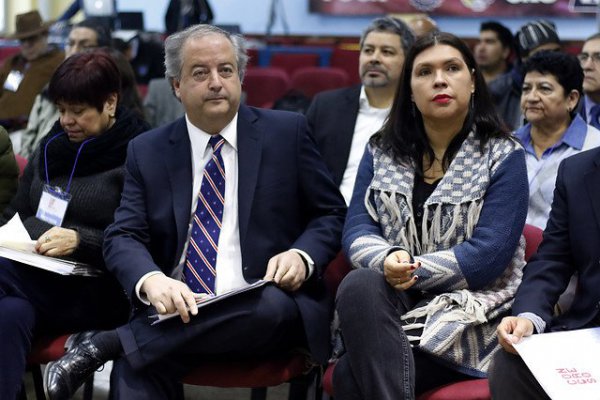 ¿La séptima es la vencida? Gobierno y la CUT vuelven a reunirse para zanjar salario mínimo