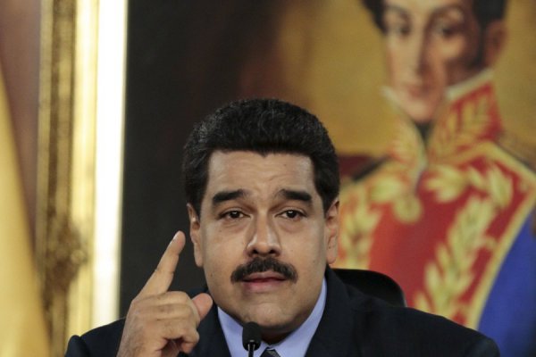 Maduro reconoce su "responsabilidad" en la crisis económica de Venezuela