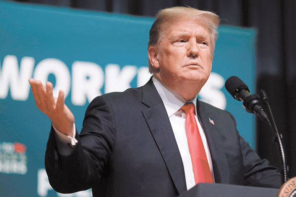 Trump dice que colusión no es delito previo a juicio por influencia rusa