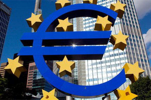 Zona euro crece a ritmo más débil en dos años