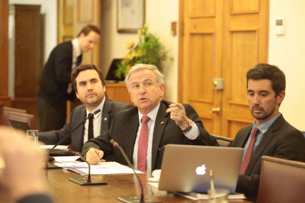 Ministro de Hacienda propone que nuevo Consejo Fiscal Autónomo cuente con staff propio
