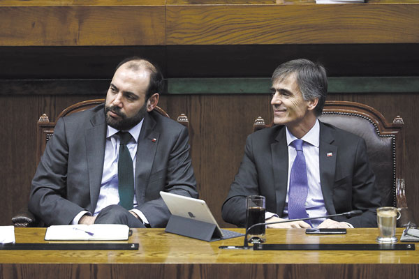Gobierno logra aprobación general de pago a 30 días y ministro defiende gradualidad