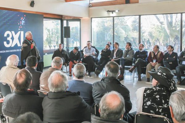 3xI reunió a forestales con mapuches