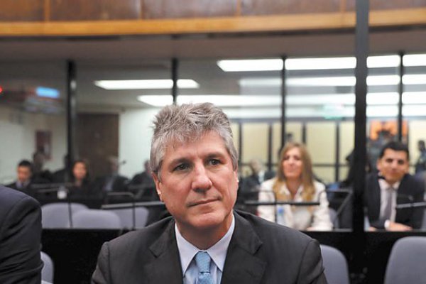 Exvicepresidente argentino a prisión
