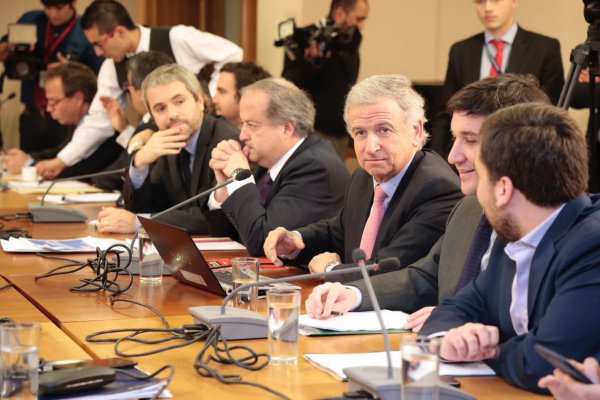 Ministro de Hacienda presenta proyecto de salario mínimo ante comisiones unidas de la Cámara de Diputados