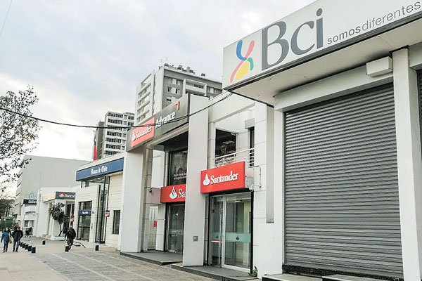 Moody’s otra vez en la polémica: alerta por baja capitalización de la banca chilena