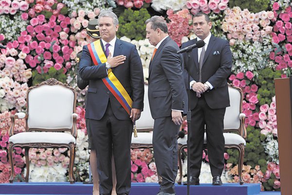 <p>Nuevo golpe a Unasur: Colombia se retira en decisión "irreversible"</p>
