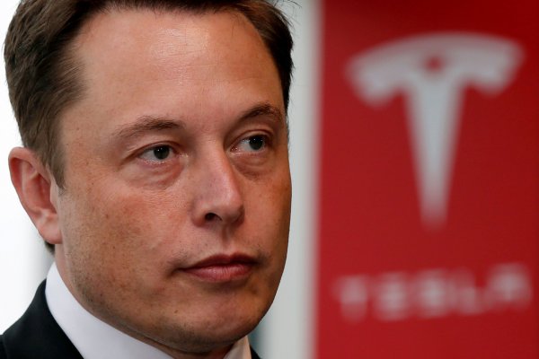 Inversionistas no le creen a Musk: están convencidos de que Tesla seguirá cayendo