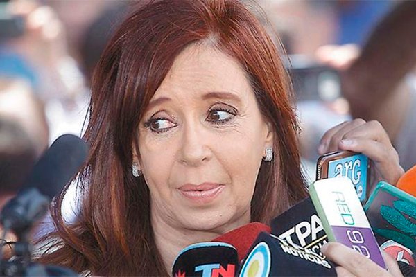 Cristina Fernández niega haber recibido sobornos y denuncia "persecución"