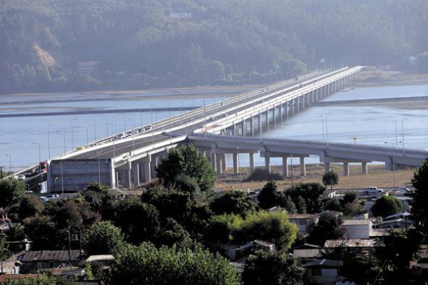 Corte Suprema abre inédita conciliación entre SalfaCorp y el Fisco por sobrecostos en puente del Biobío