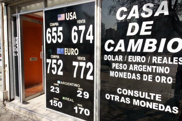 Volatilidad total: dólar tocó máximos de 14 meses, luego bajó y al final cerró casi sin variaciones
