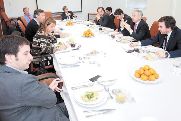 Integración, beneficios a PYME e impuestos digitales, puntos clave del proyecto tributario que llega al Congreso