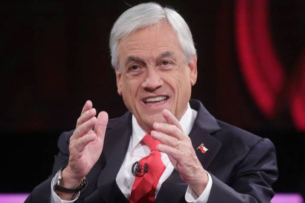 Piñera en picada contra Bachelet: ¿qué adjetivo le correspondería a su 1,7% (de crecimiento)? Mucho más que 'debilucho'"