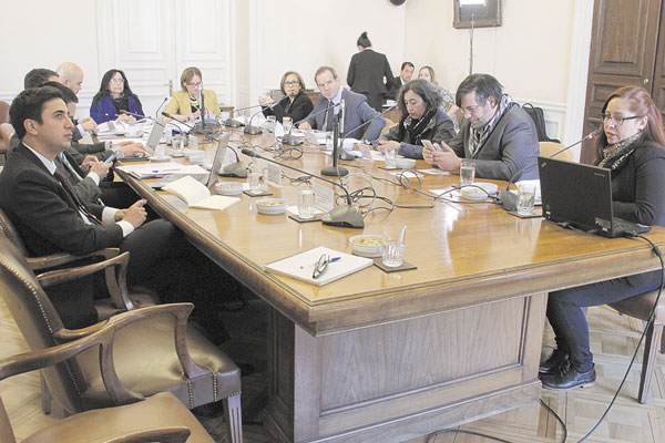 SII, Fonasa y Super de Pensiones irán a comisión de Trabajo del Senado por independientes