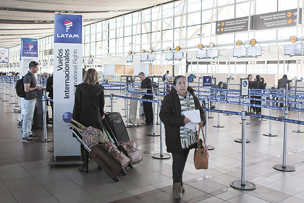 Latam Airlines en alerta por efecto de depreciación del peso en Argentina