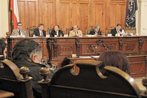 Votación de salario mínimo continúa hoy en la comisión de Hacienda del Senado