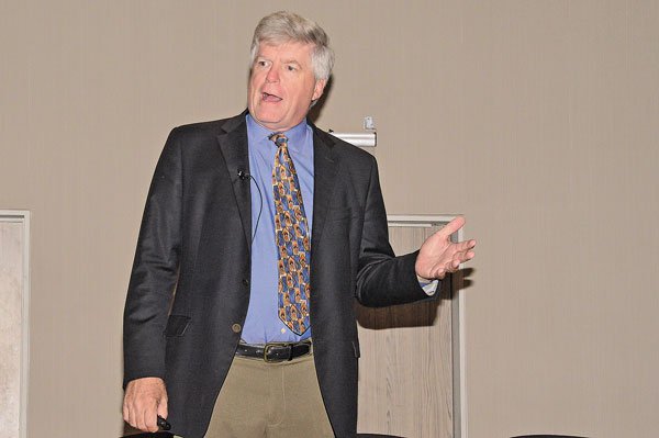 Tom Davenport: “La automatización no busca despidos masivos”